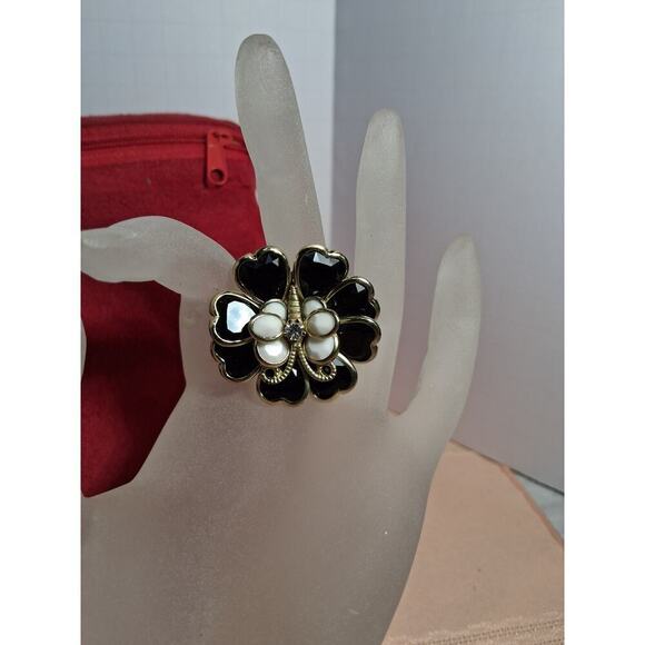 Flower Ring Black and White Adjustable - Picture 4 of 4